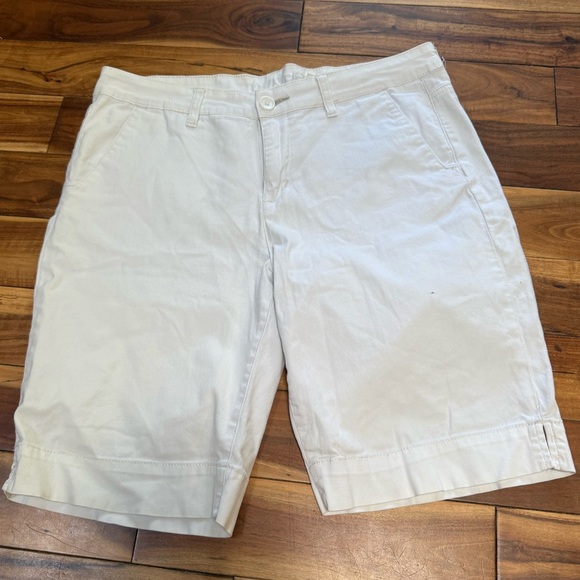 Women’s White Casual Shorts - Picture 1 of 6